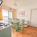 Stylish Res Del Golfodiorosei 1 Bedapt B5 Persons דירה